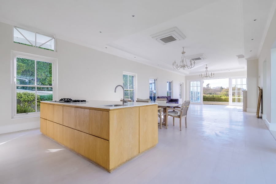 5 Bedroom Property for Sale in Constantia Western Cape